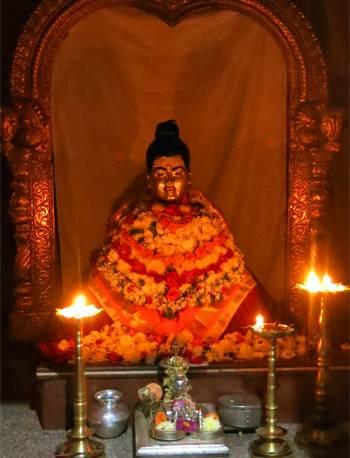Srīpāda statue  
